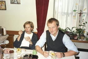 Helga Lazar und Peter Liska die Redakteure der Sendung Am Schauplatz, Oktober 2001, Foto Kopeszki