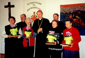 Die Jubilarinnen 2000 mit Bischof Kapellari
